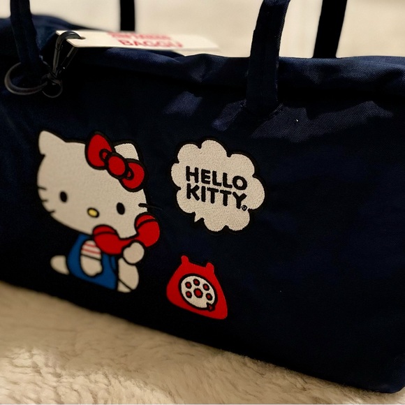 BAGGU x Hello Kitty Bundle - Picture 11 of 16